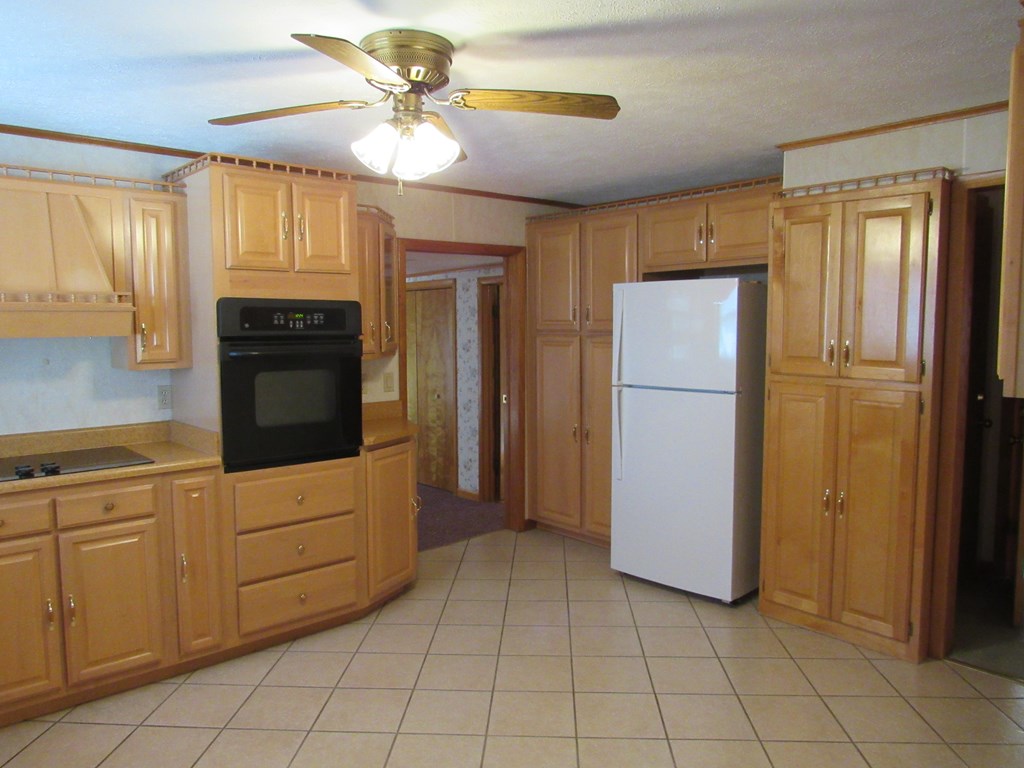 Additional View kitchen